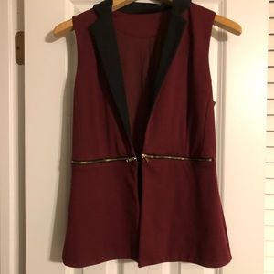 Casual Couture sleeveless fitted jacket